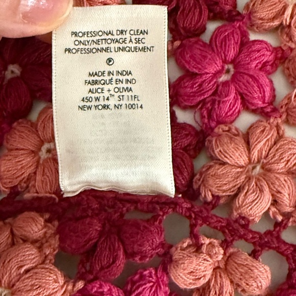 Alice + Olivia Anderson Cropped Floral Crochet Cardigan Sweater Size Medium - Picture 10 of 12